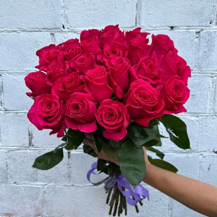 Букет из розовых роз с доставкой  в Астане